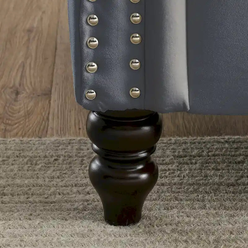 Canapé Chesterfield 3 places capitonné beige/gris avec accoudoirs roulés et cloutage décoratif
