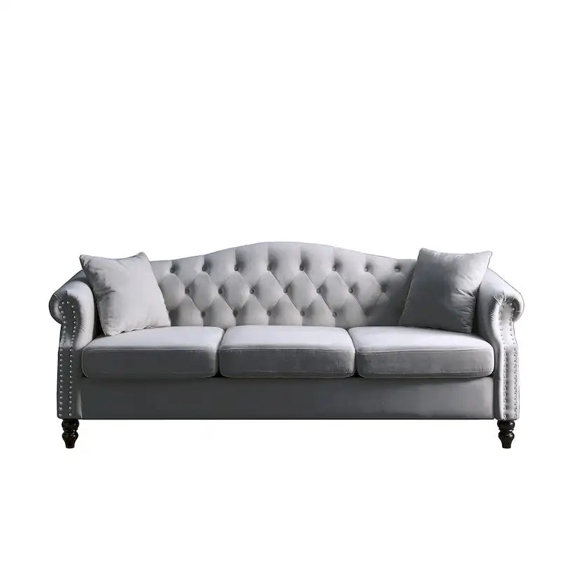 Canapé Chesterfield 3 places capitonné beige/gris avec accoudoirs roulés et cloutage décoratif