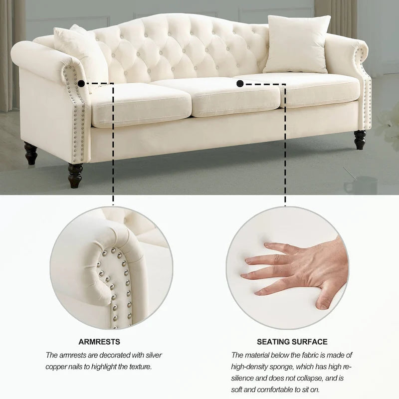 Canapé Chesterfield 3 places capitonné beige/gris avec accoudoirs roulés et cloutage décoratif